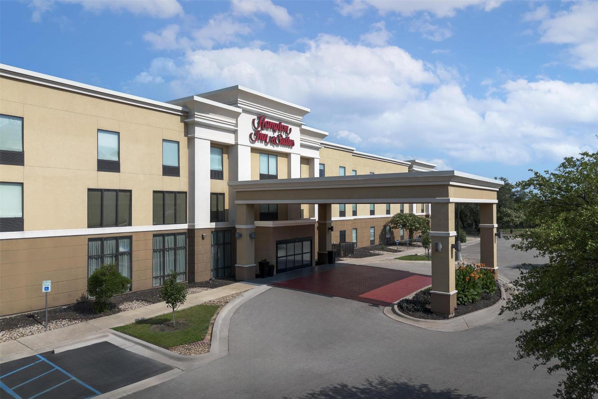 8 Hampton by Hilton Hotels in Texas Wine Country Worth Booking