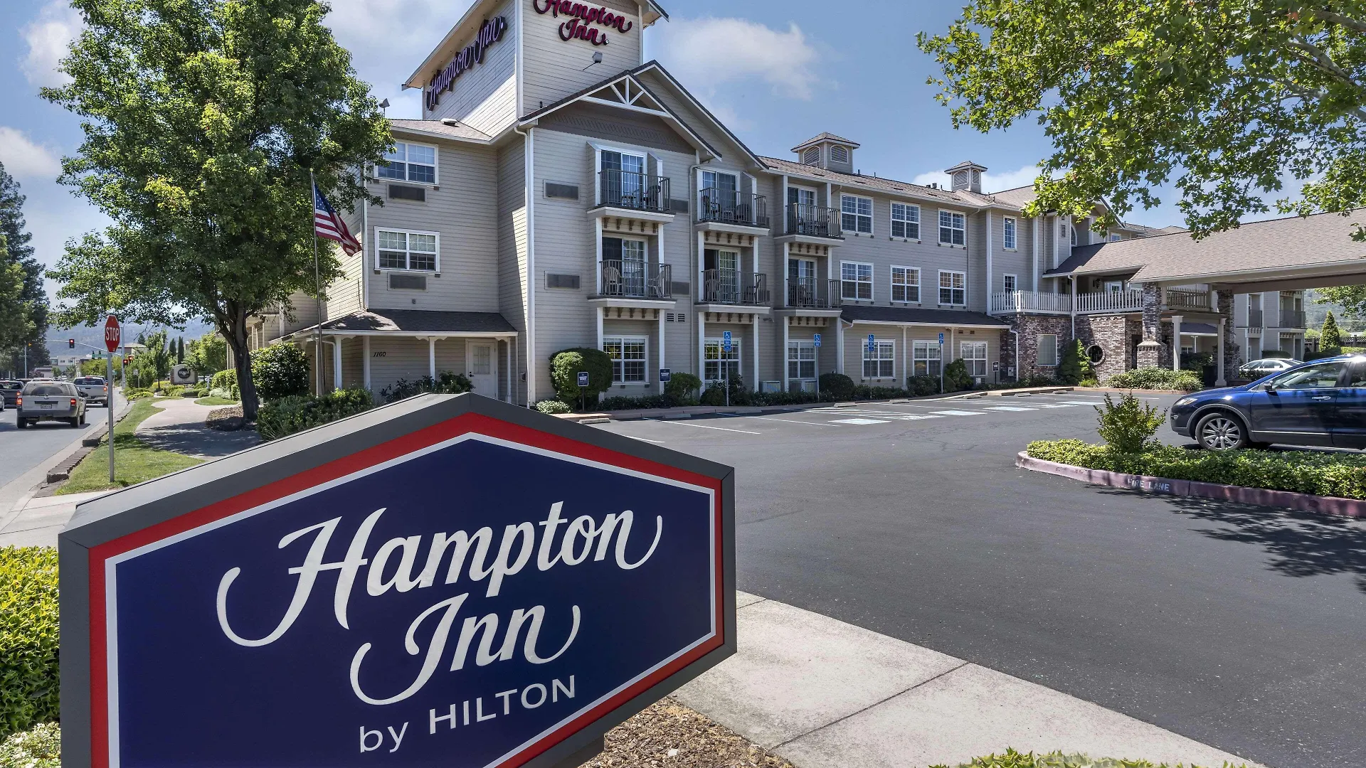 Staying Near Grace Hudson Museum: 4 Ukiah Hotels Compared