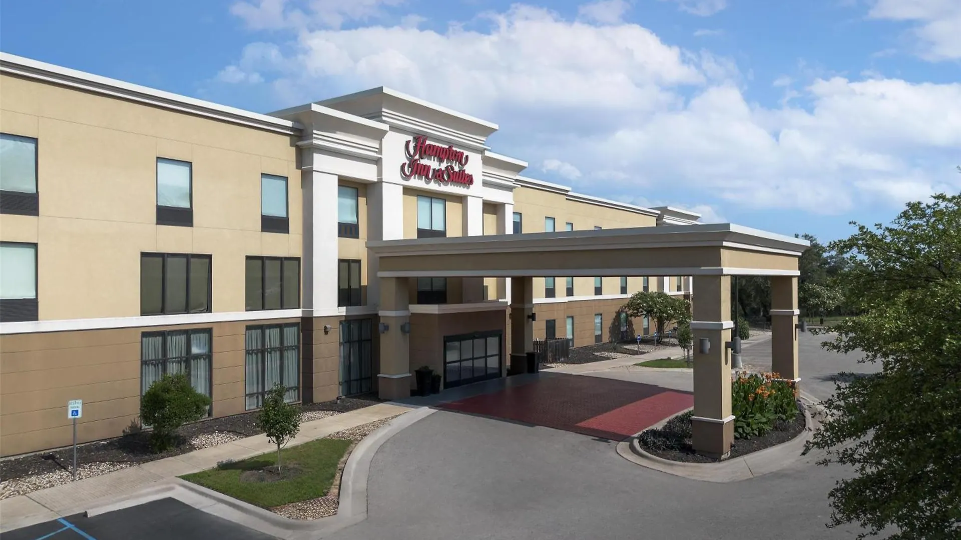 8 Hampton by Hilton Hotels in Texas Wine Country Worth Booking