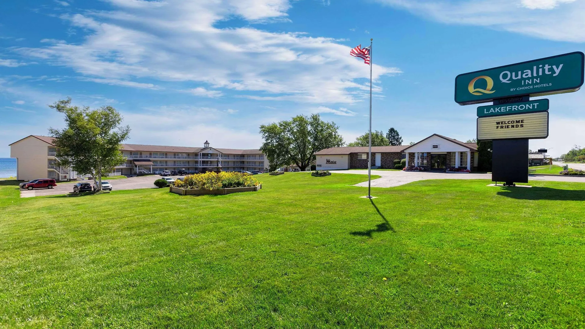 2 Family Hotels Near Fort Mackinac That Deliver